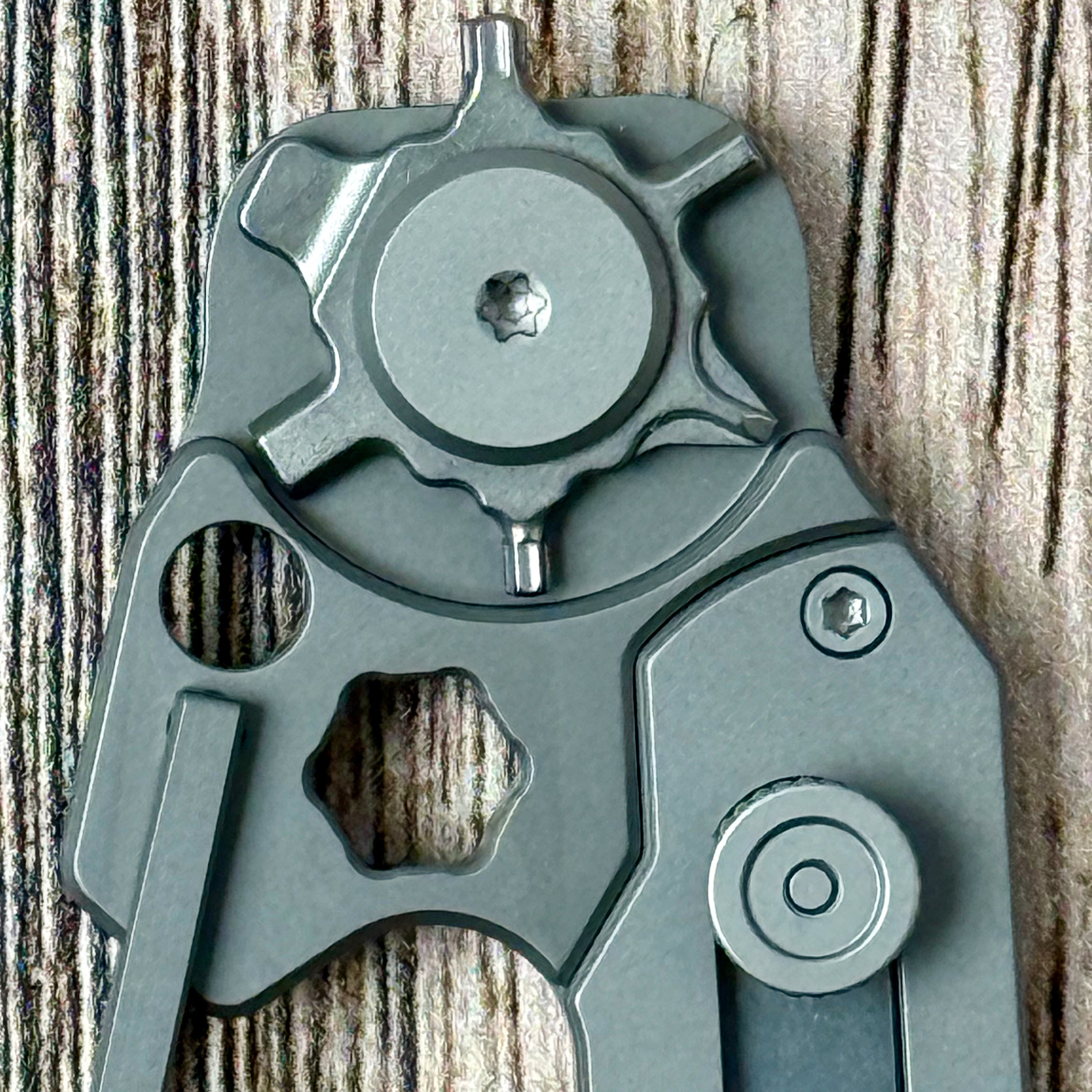 CIVIVI Polymorph Carabiner Multitool