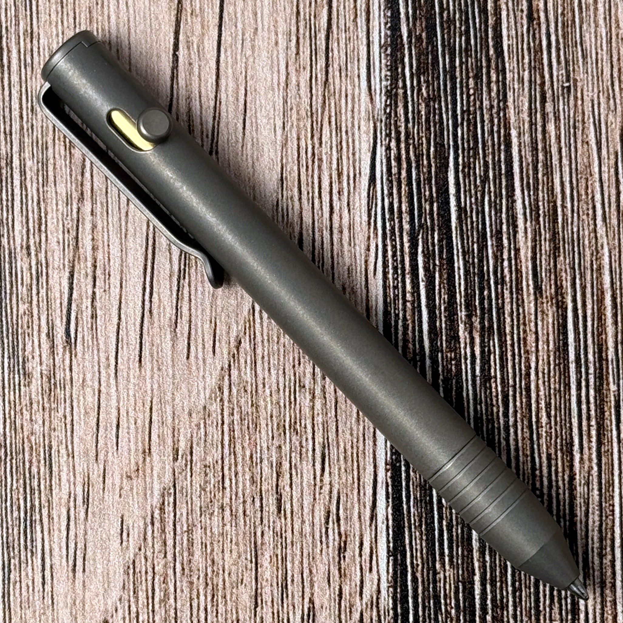 Big Idea Design Base Line Bolt Action Pen Ti - Stonewash