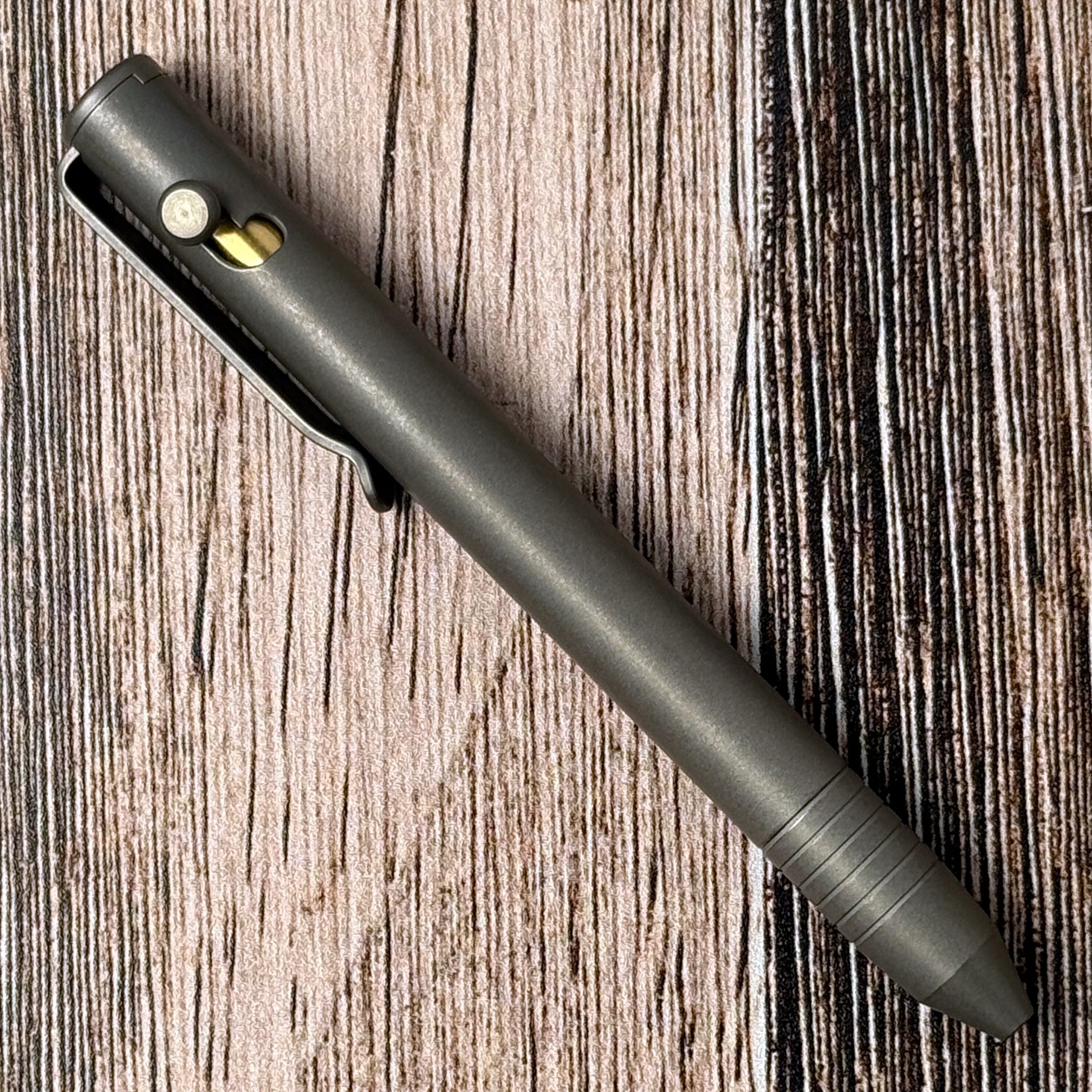 Big Idea Design Base Line Bolt Action Pen Ti - Stonewash