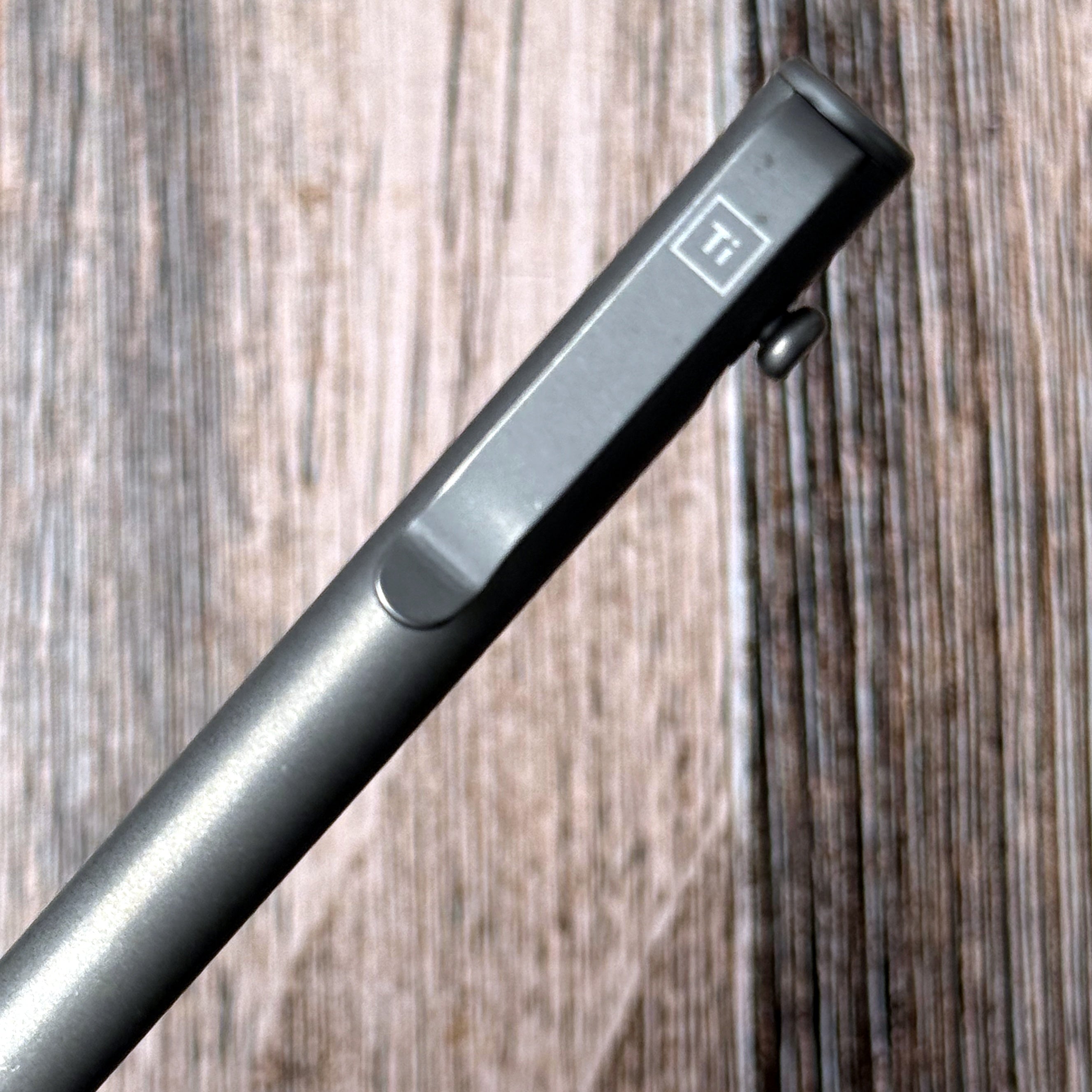 Big Idea Design Base Line Bolt Action Pen Ti - Stonewash