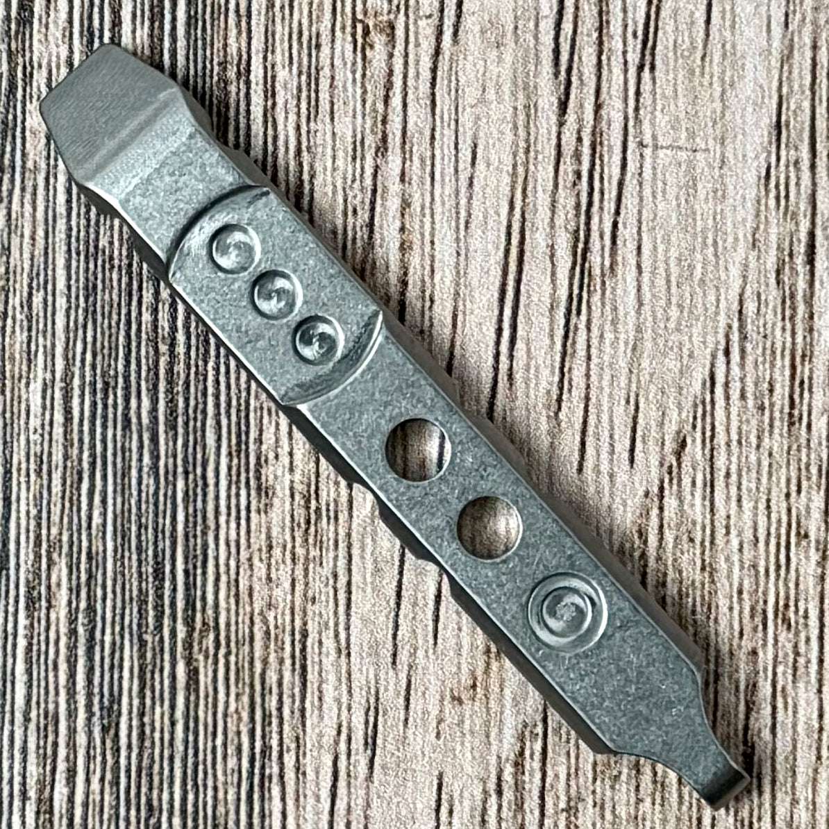 TEC Accessories Ti-Pry Keychain Pry Bar